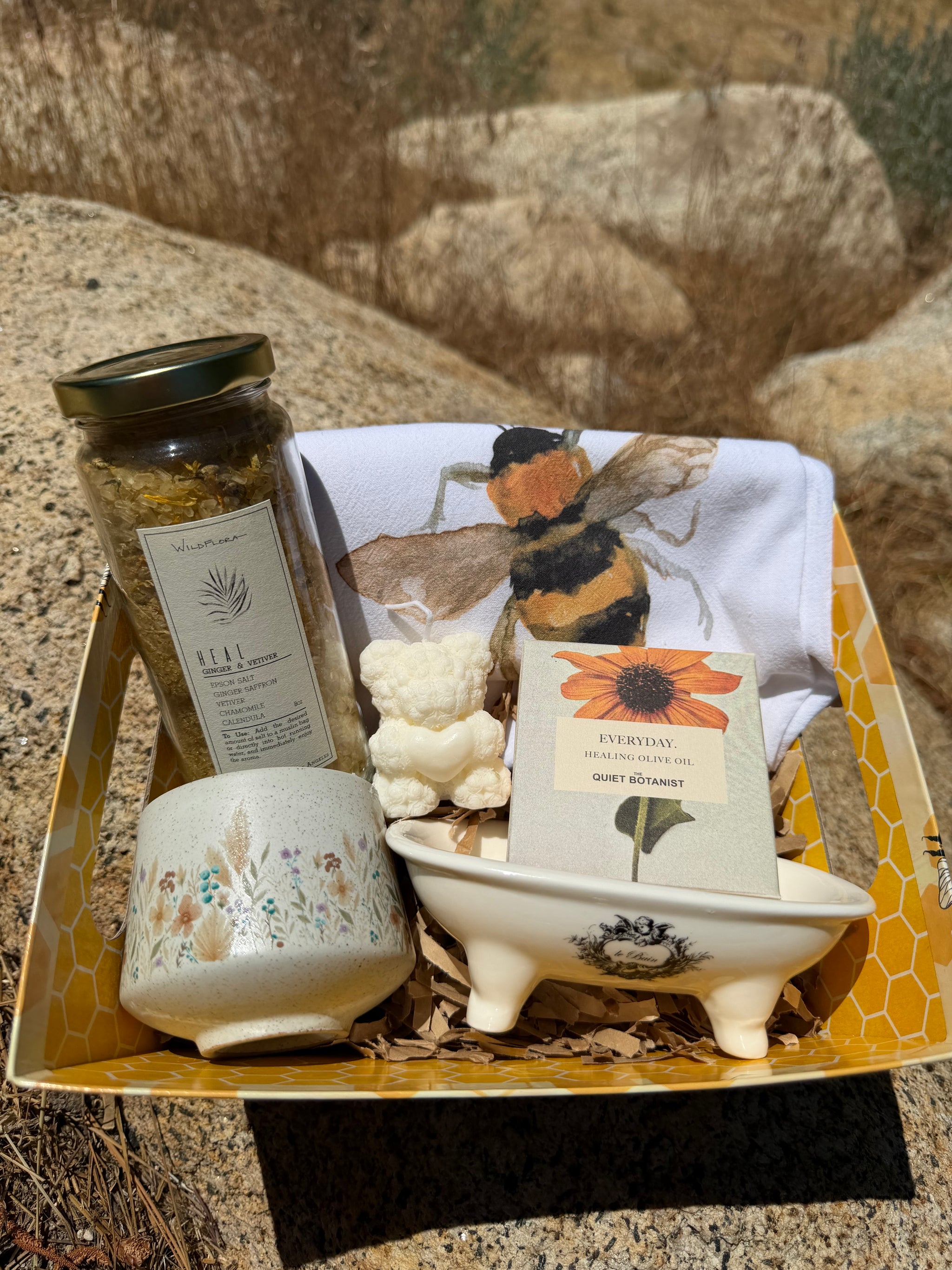 Buzzing Around Gift Set